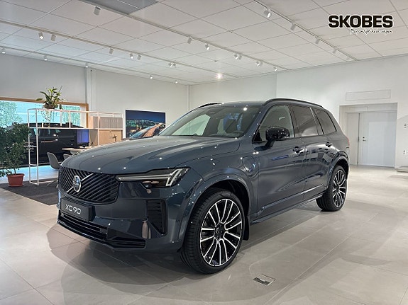 Volvo XC90 3 of 20