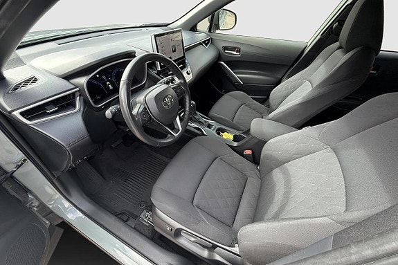 Toyota Corolla Cross 8 of 16