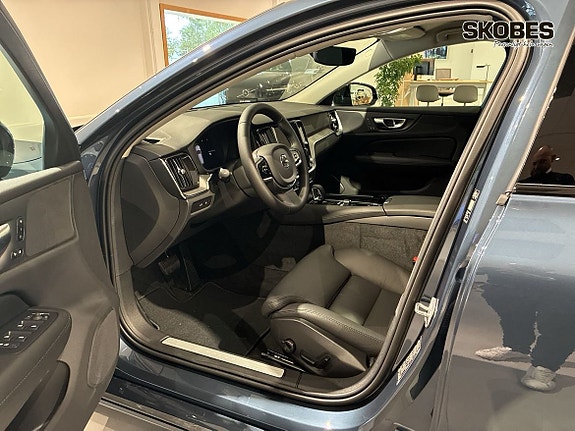 Volvo V60 7 of 16
