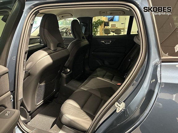 Volvo V60 8 of 16