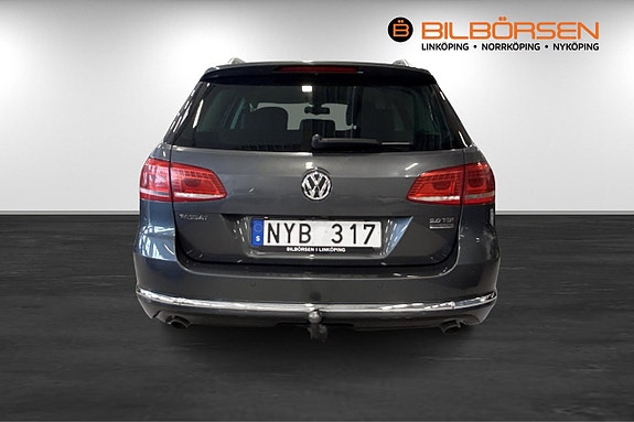 Volkswagen Passat 5 of 17