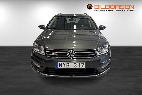 Volkswagen Passat 2 of 17