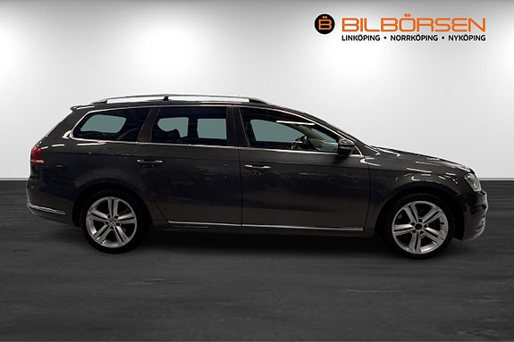 Volkswagen Passat 4 of 17