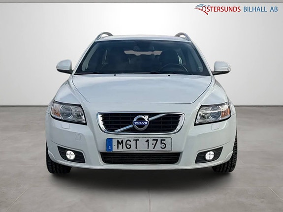 Volvo V50 2 of 11