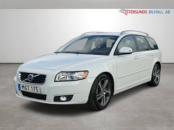 Volvo V50 3 of 11