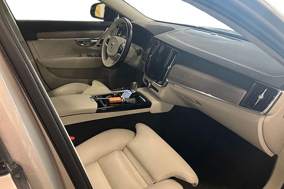 Volvo V90 8 of 30