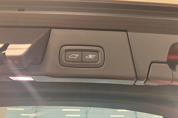 Volvo V90 26 of 30