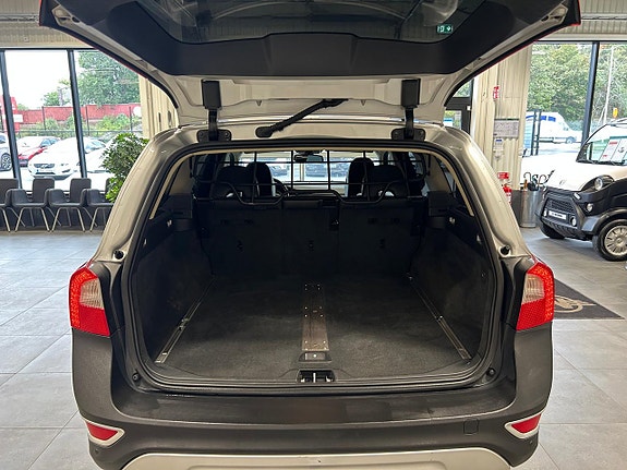 Volvo XC70 8 of 25
