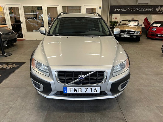 Volvo XC70 2 of 25
