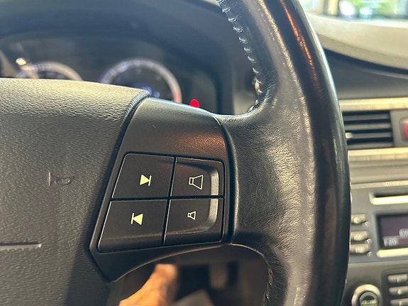 Volvo XC70 18 of 25