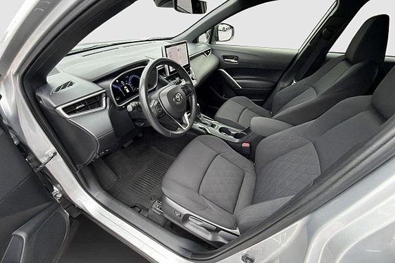 Toyota Corolla Cross 8 of 16