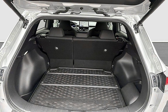 Toyota Corolla Cross 12 of 16
