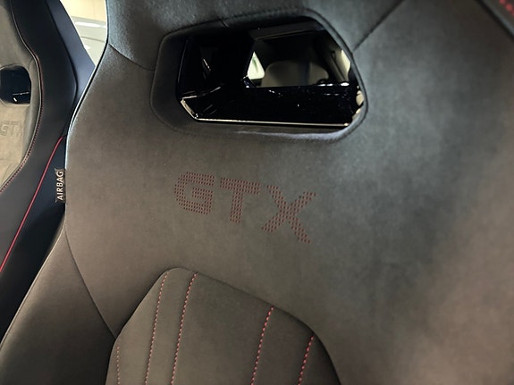 Volkswagen ID.4 GTX 16 of 17