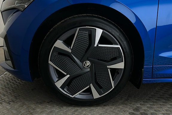 Skoda Enyaq 12 of 30