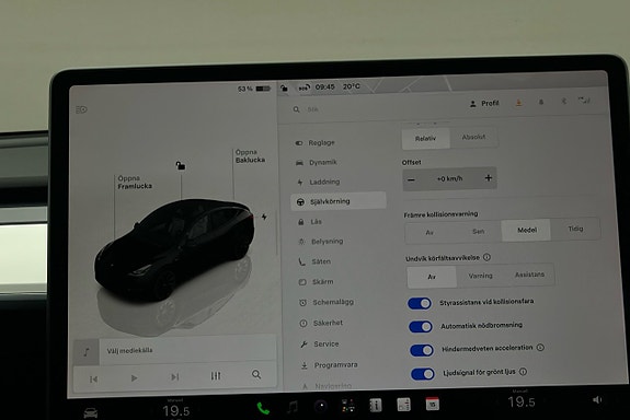 Tesla Model Y 24 of 26