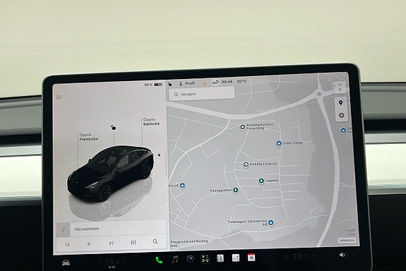 Tesla Model Y 7 of 26
