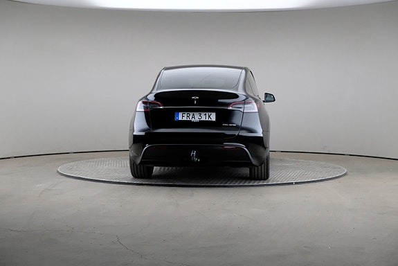 Tesla Model Y 5 of 26