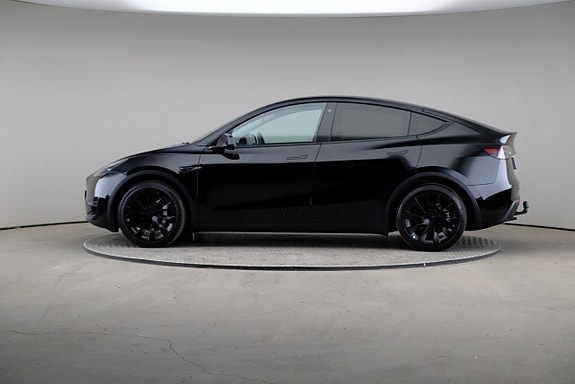 Tesla Model Y 4 of 26