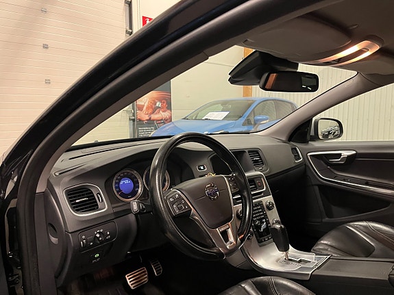 Volvo V60 14 of 18