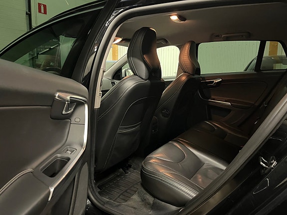 Volvo V60 12 of 18