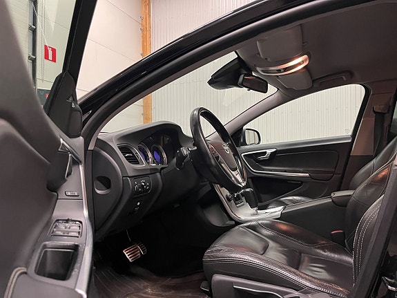 Volvo V60 13 of 18