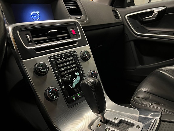Volvo V60 15 of 18
