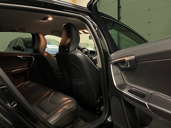 Volvo V60 10 of 18