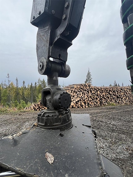 John Deere 1270G 13 of 24