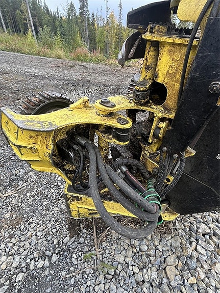 John Deere 1270G 15 of 24