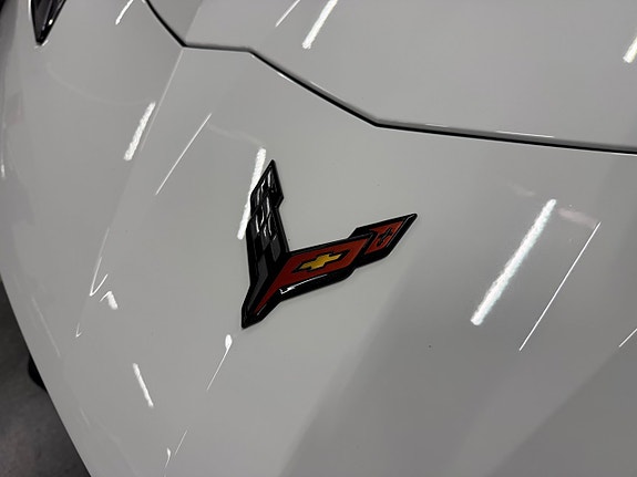 Chevrolet Corvette 6 of 24