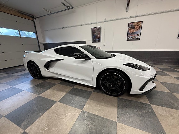 Chevrolet Corvette 2 of 24