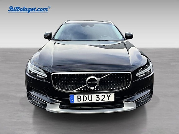 Volvo V90 Cross Country 2 of 20