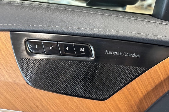 Volvo XC90 20 of 30