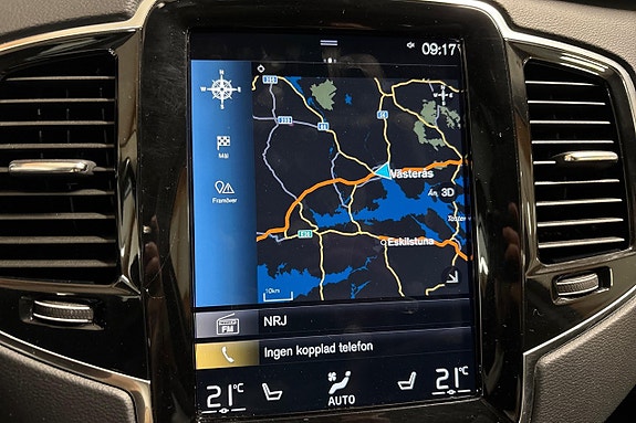Volvo XC90 16 of 30