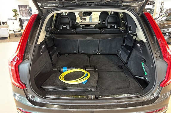 Volvo XC90 27 of 30