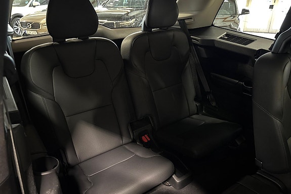 Volvo XC90 25 of 30