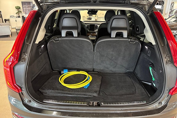 Volvo XC90 26 of 30