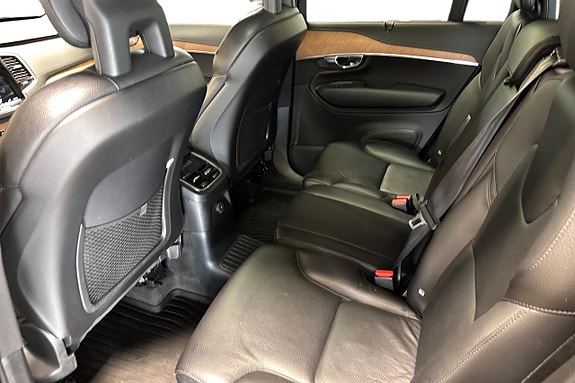 Volvo XC90 23 of 30