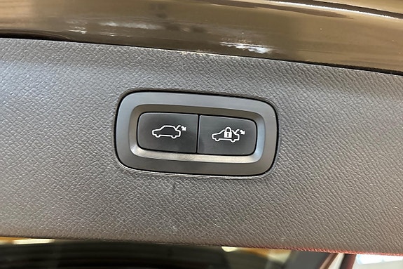 Volvo XC90 28 of 30
