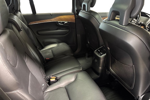 Volvo XC90 24 of 30