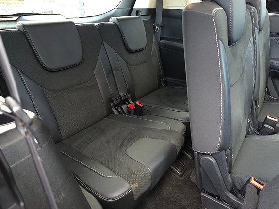 Ford S-MAX 11 of 16
