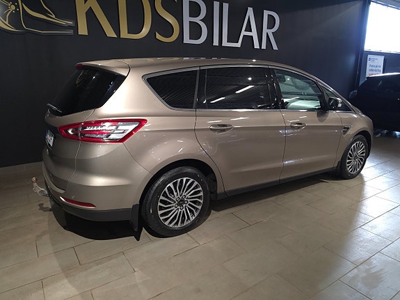 Ford S-MAX 5 of 16