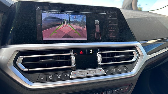 BMW 330e 4 of 5