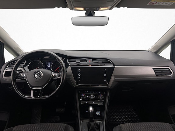 Volkswagen Touran 15 of 26