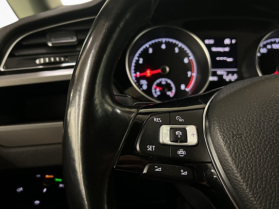 Volkswagen Touran 17 of 26