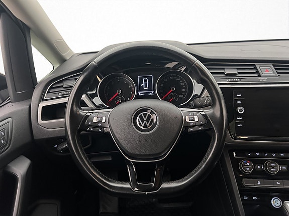 Volkswagen Touran 10 of 26