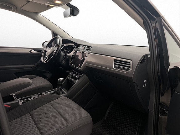 Volkswagen Touran 12 of 26
