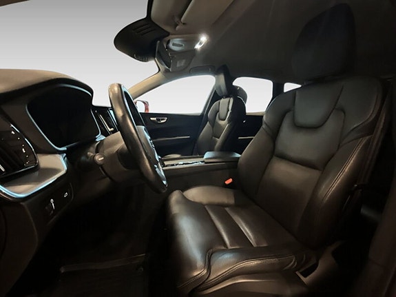 Volvo XC60 9 of 20