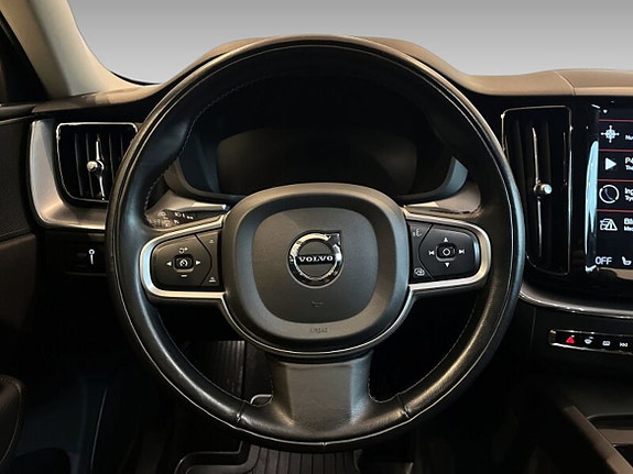 Volvo XC60 14 of 20