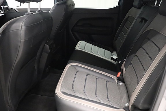 Volkswagen Amarok 8 of 12